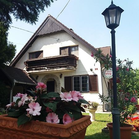 Villa Suzy Zamárdi Exterior foto